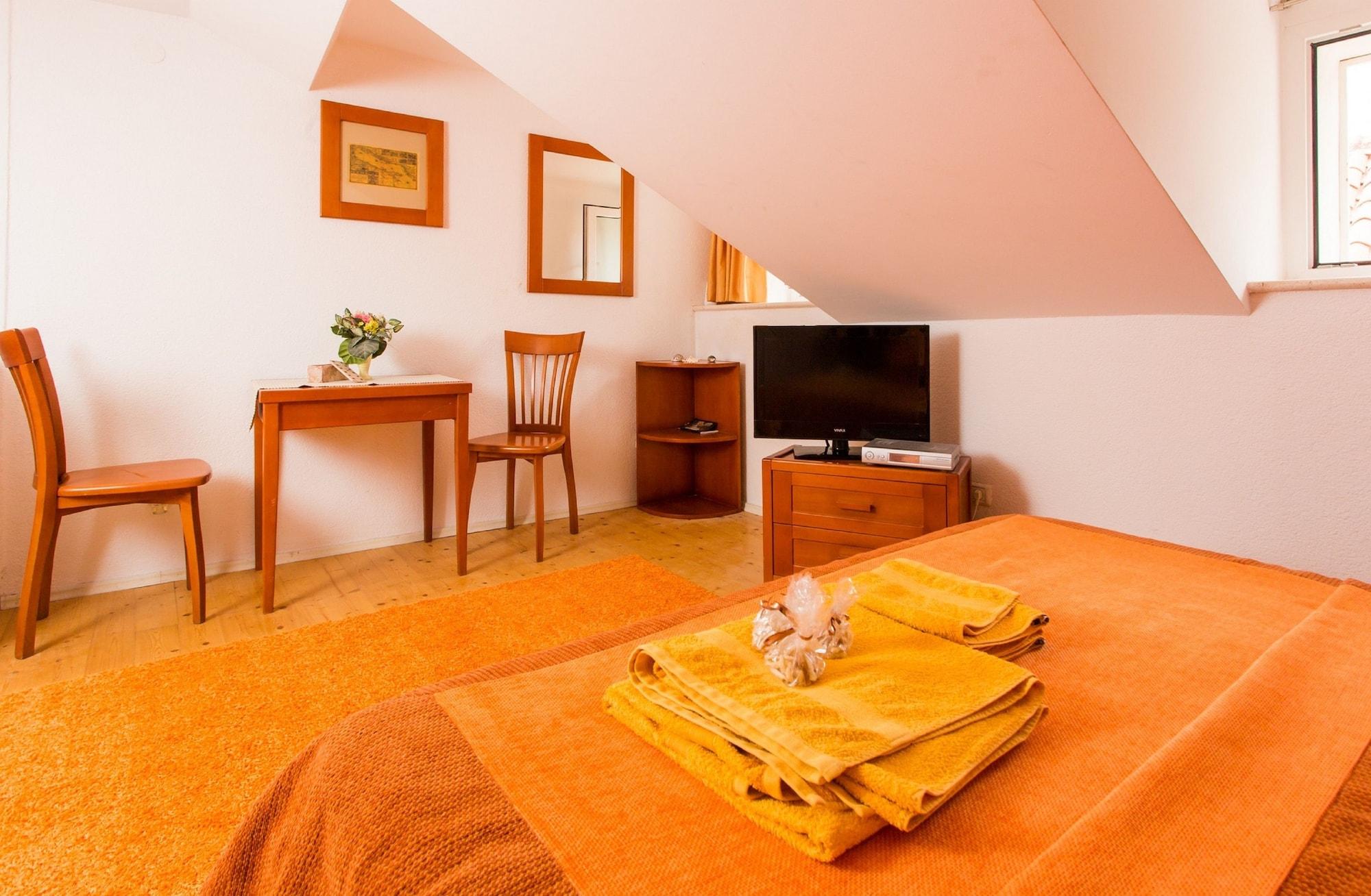 Ivana Apartamento *