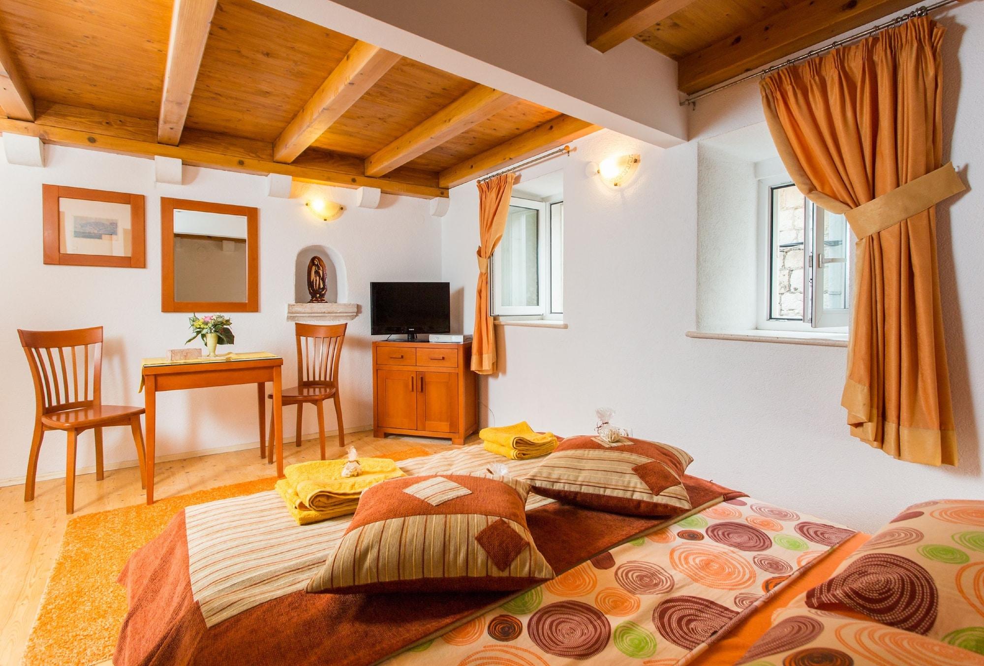 Ivana Apartamento